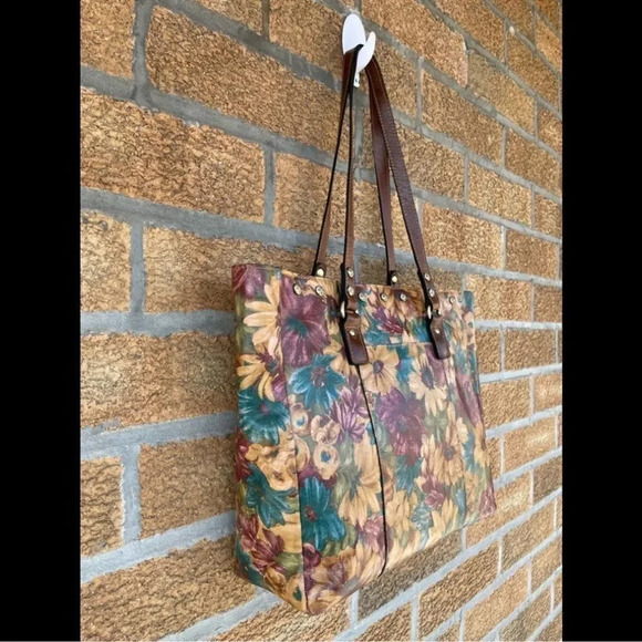 PATRICIA NASH FRESCO BOUQUET SOLARO
LEATHER TOTE - Picture 3 of 16